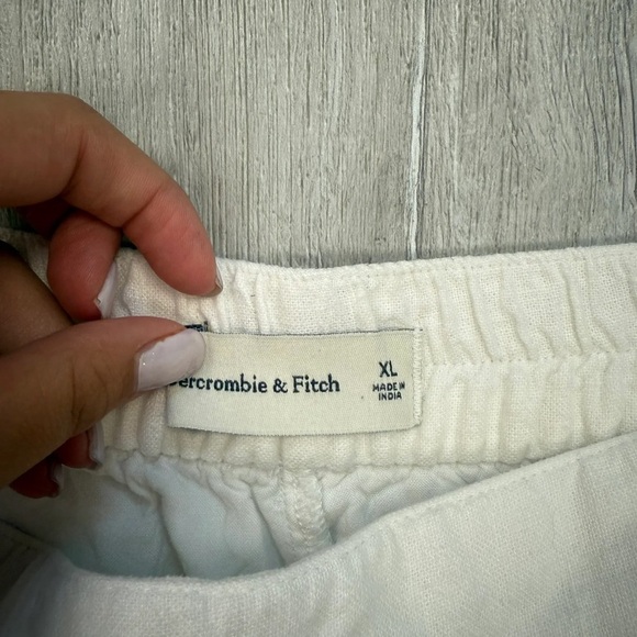 Abercrombie & Fitch White Linen Shorts - Size XL - Picture 5 of 5
